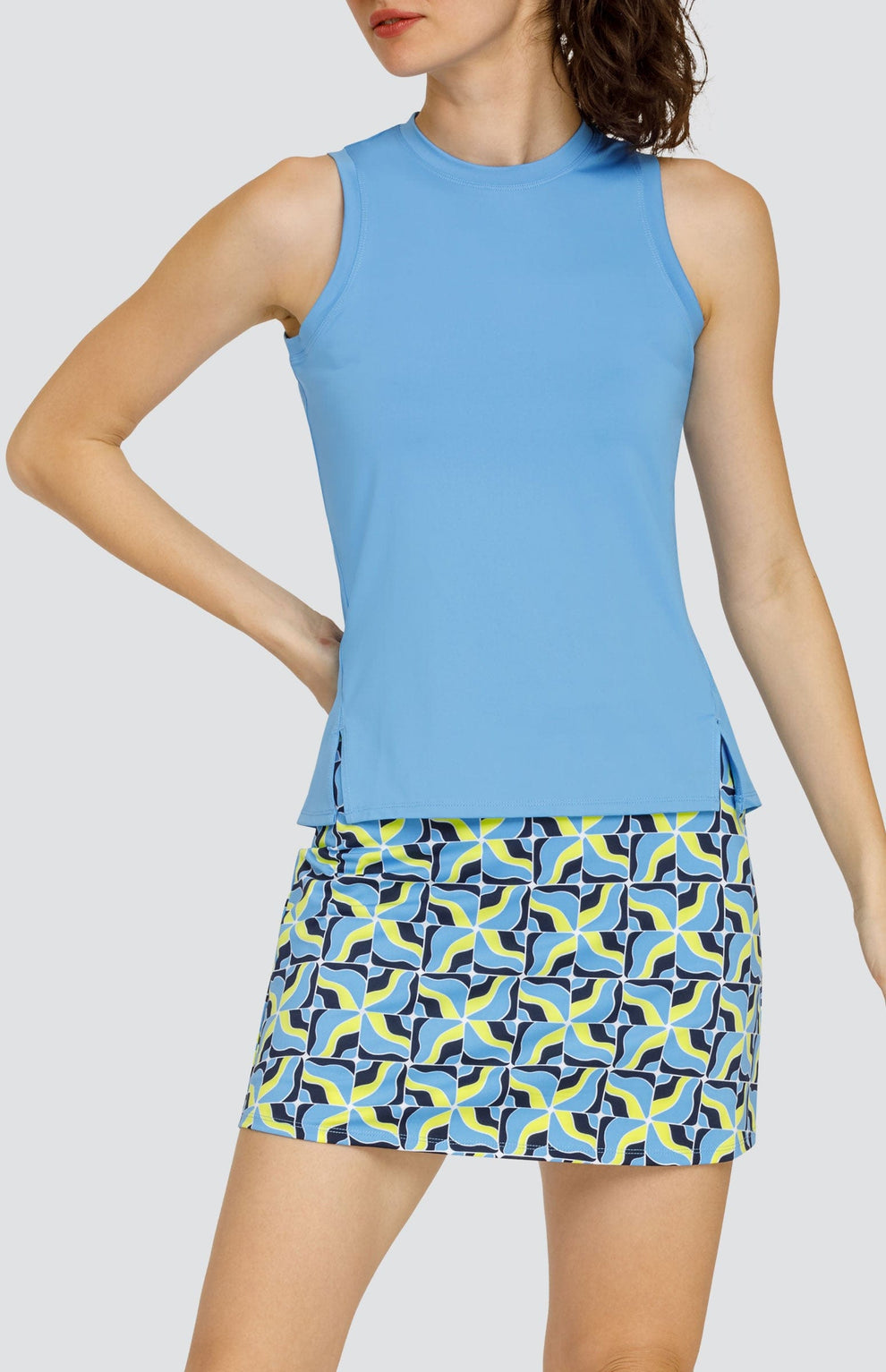 売れ筋商品|||オニール カットソー トップス レディース Juniors' Plumeria Scoop-Neck Graphic Tank Top Blue Mist Yasumi Moisture Wicking Tank Top | Title Nine